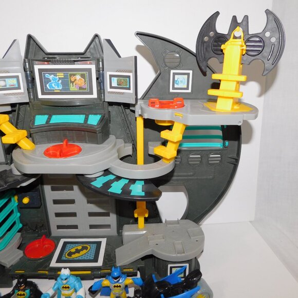 Fisher Price Imaginext DC Super Friends Batman Batcave w Accessories Figures - Picture 6 of 10